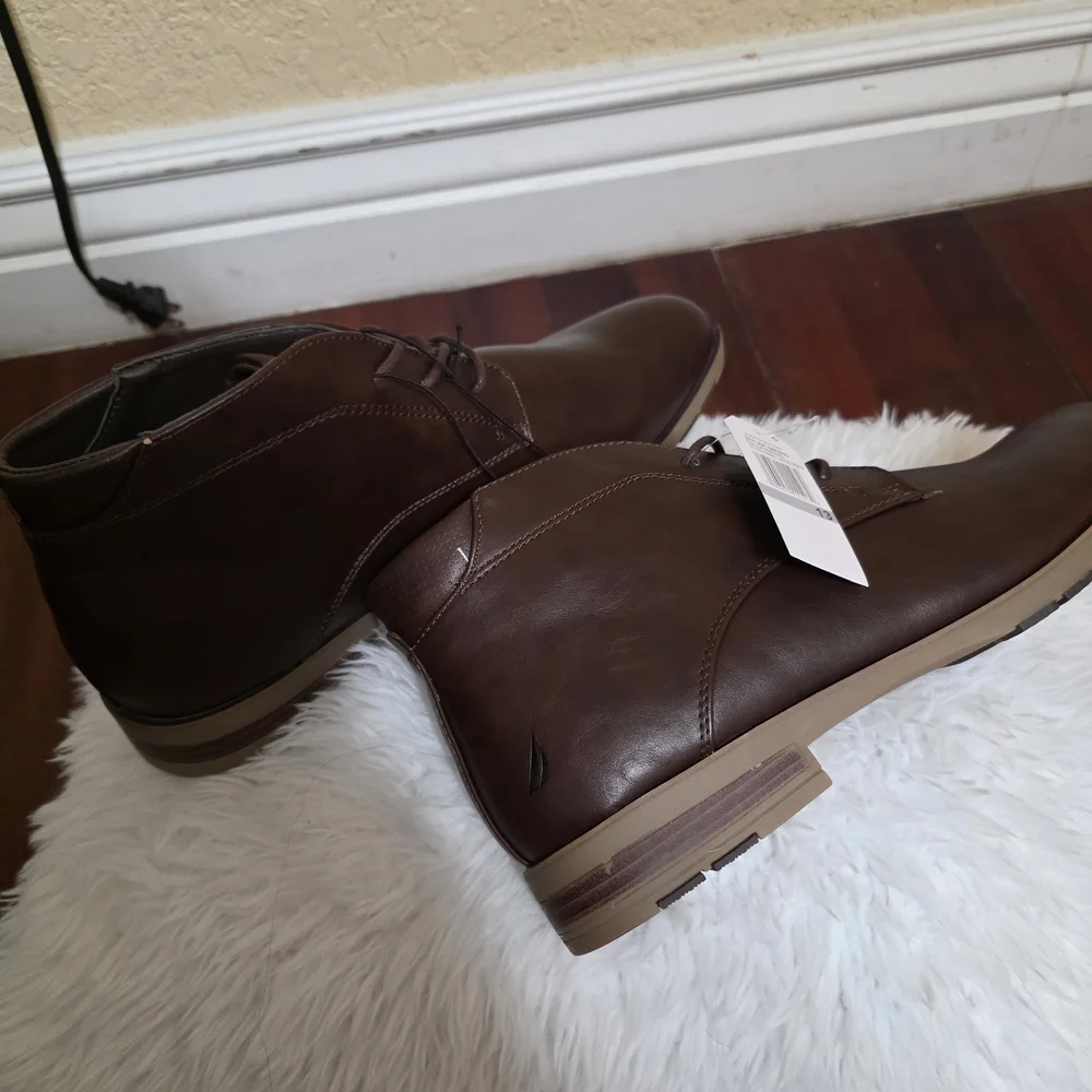 Men's Brown Leather Lace-Up Chukka Boots